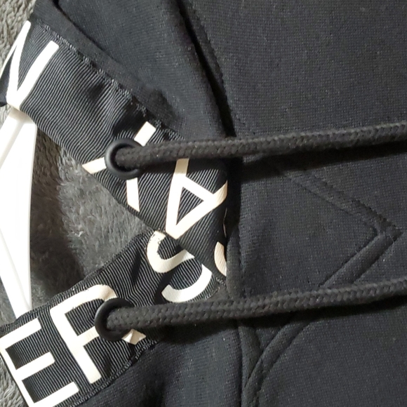 Sweater - Picture 3 of 9